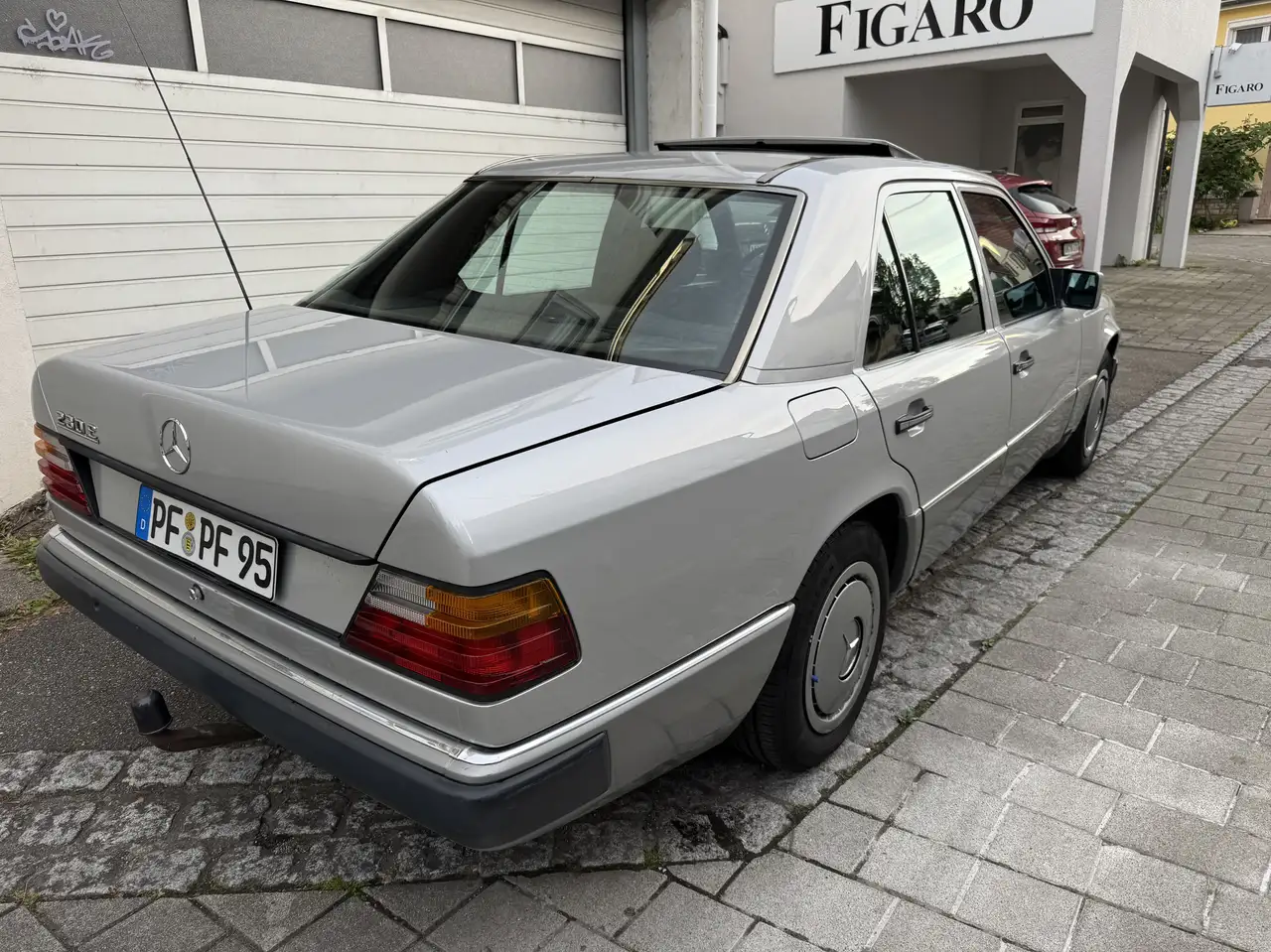 Mercedes-Benz E 230 W124 230 E Oldtimer, foto 6