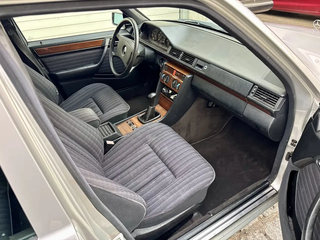Mercedes-Benz E 230 W124 230 E Oldtimer, foto 8