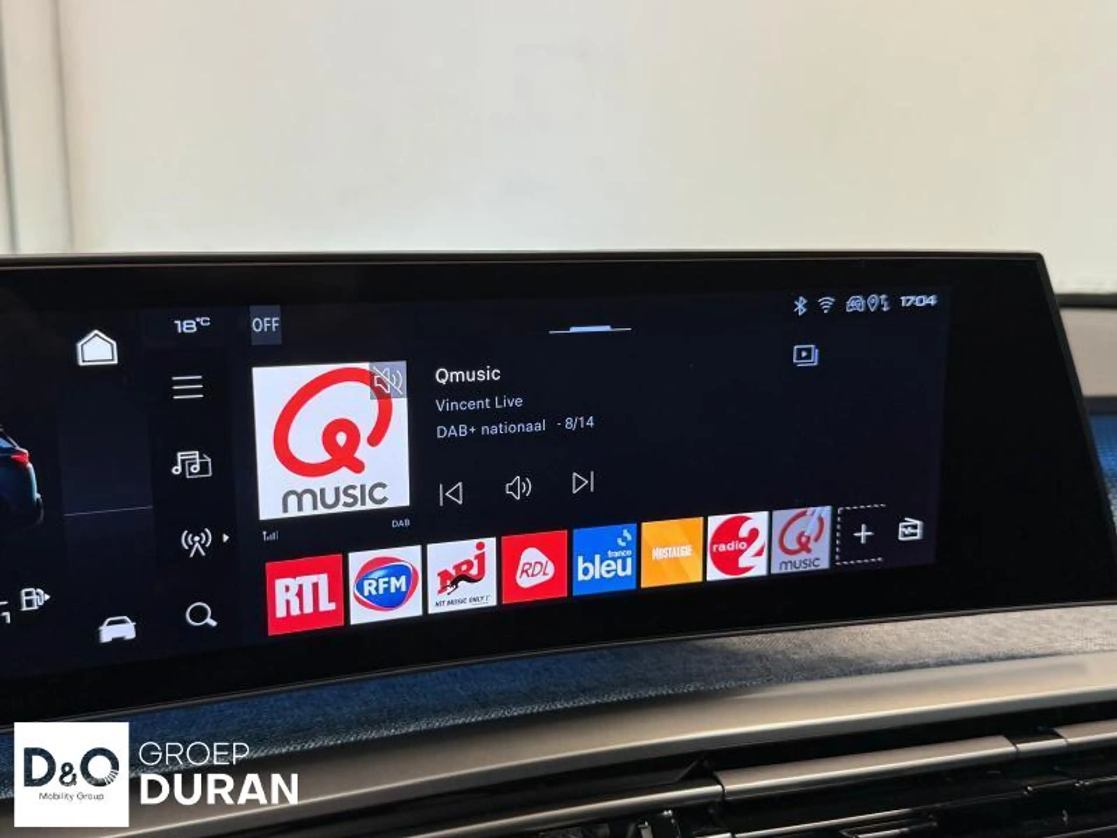 Peugeot 5008 III & e- GT — photo 13