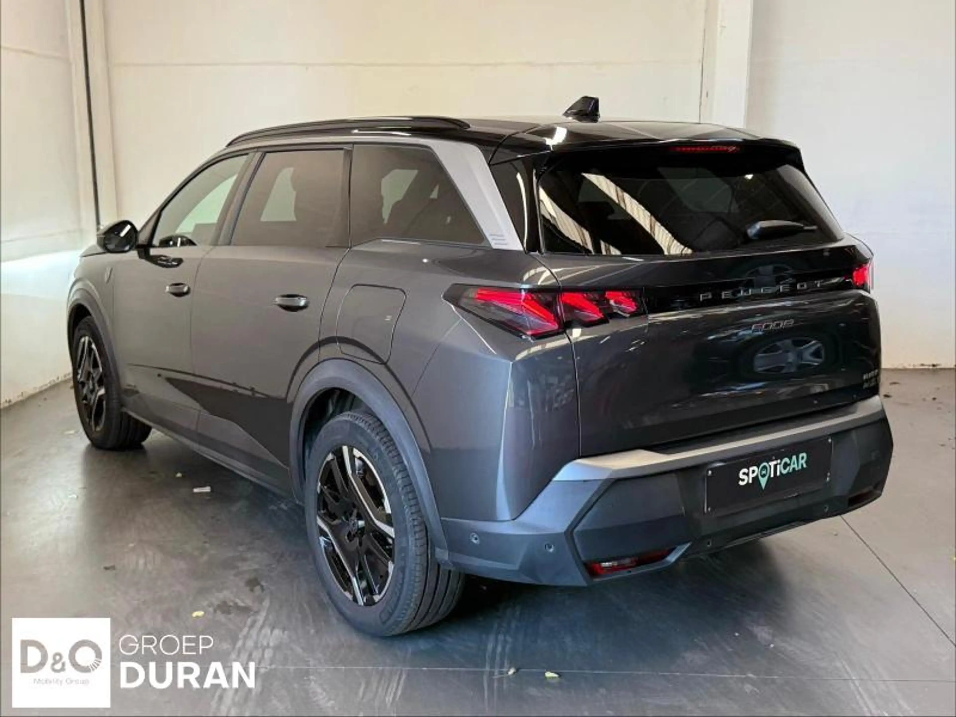 Peugeot 5008 III & e- GT — photo 6