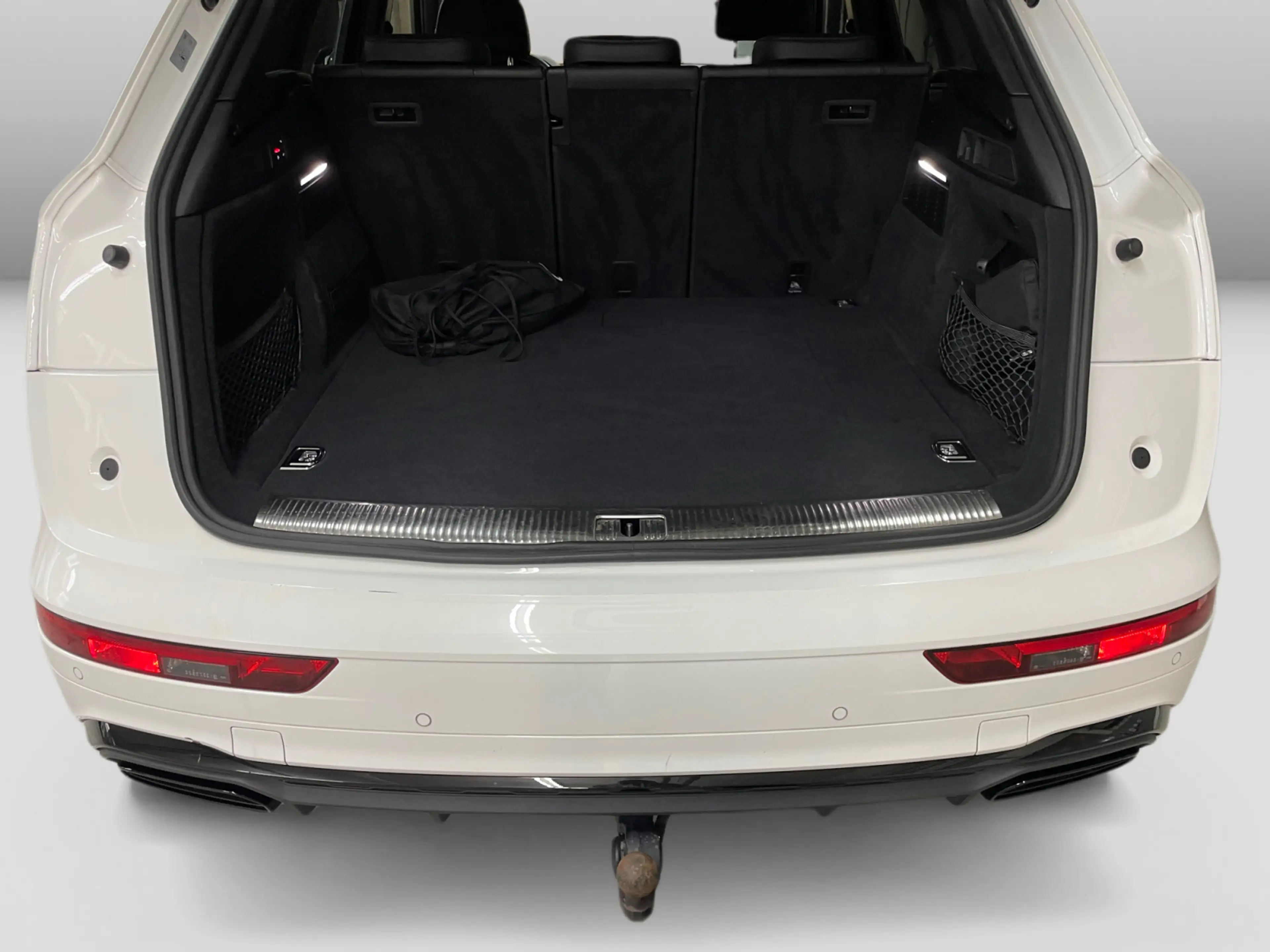 Audi Q5 50TFSIe quattro S-trnc S-line Matrix AHK CAM — photo 12