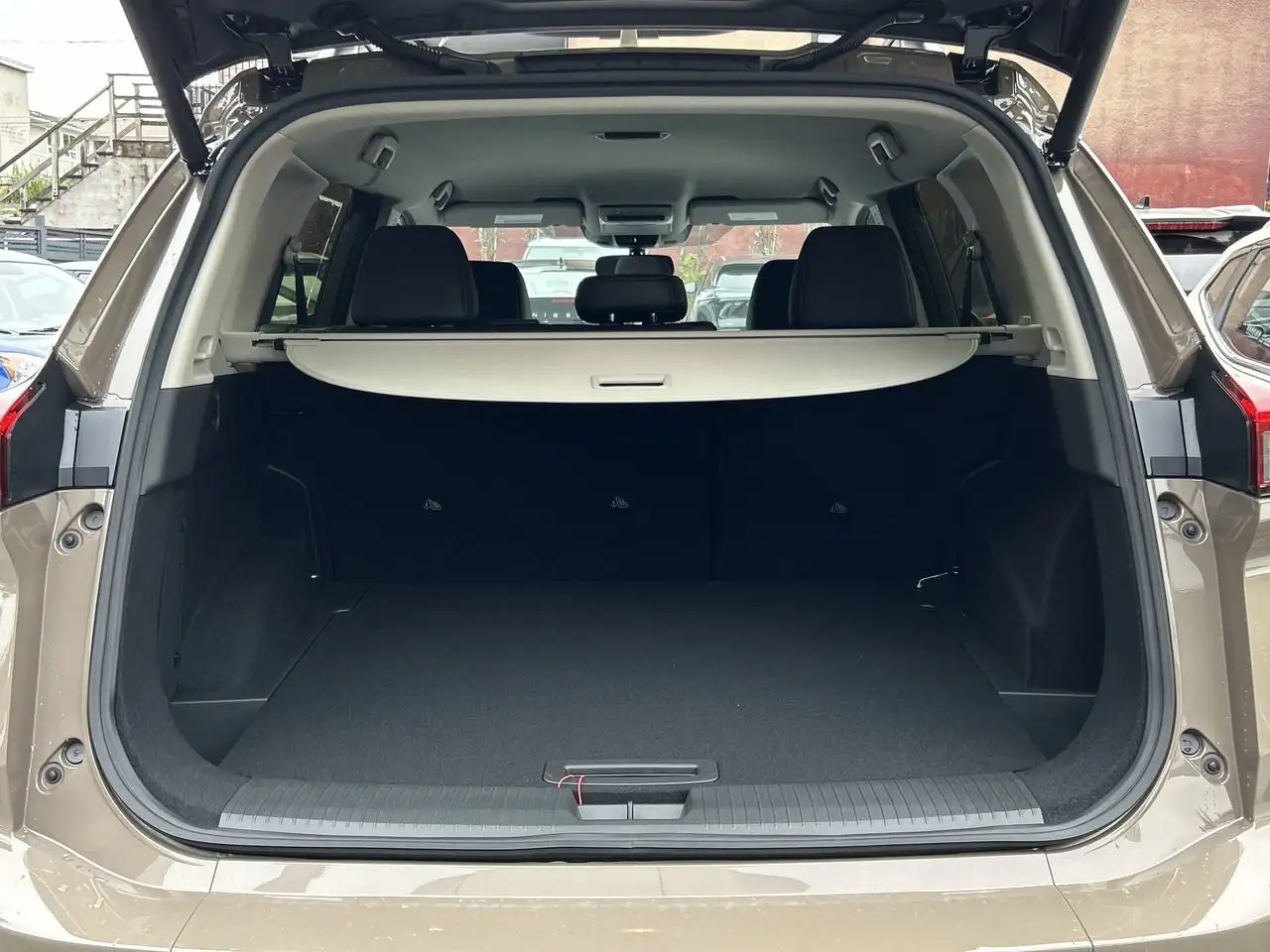 Nissan Rogue снимка Nissan Rogue