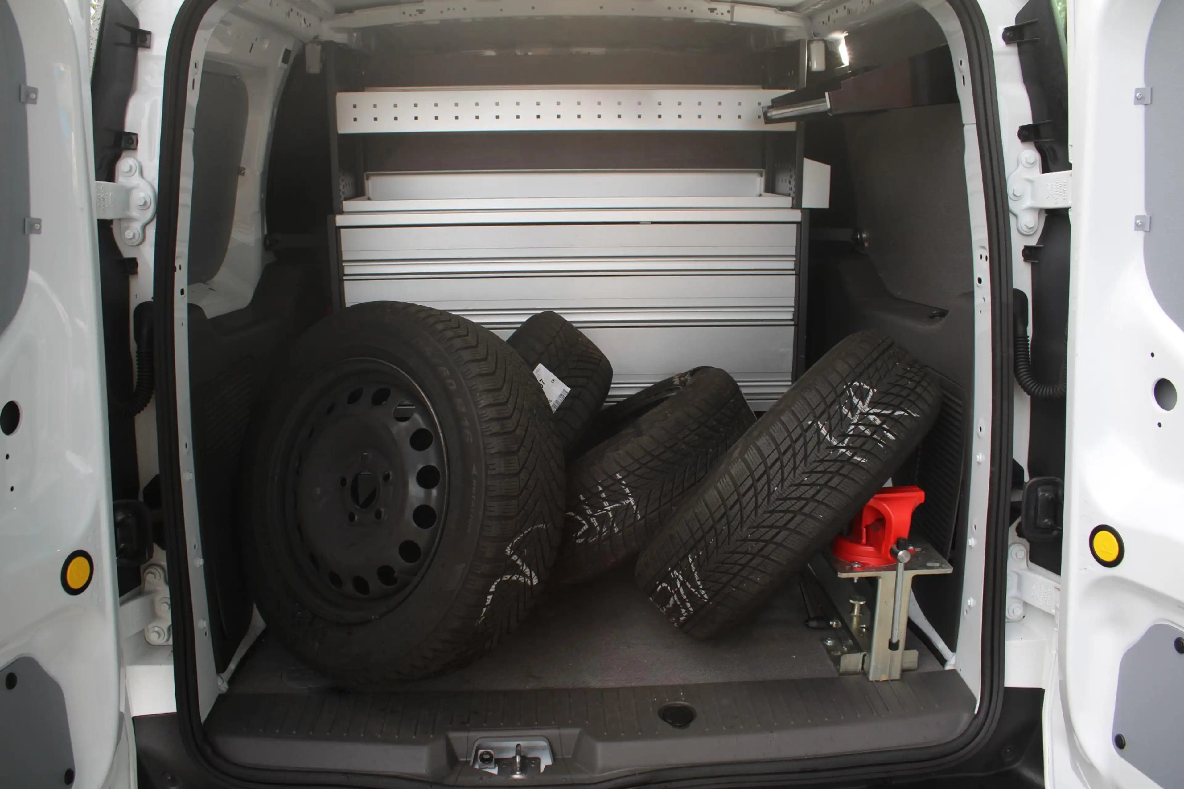 Ford Transit Connect 1.5 EcoBlue L2 Trend Volledig Ingerichte Laadruimt — photo 5
