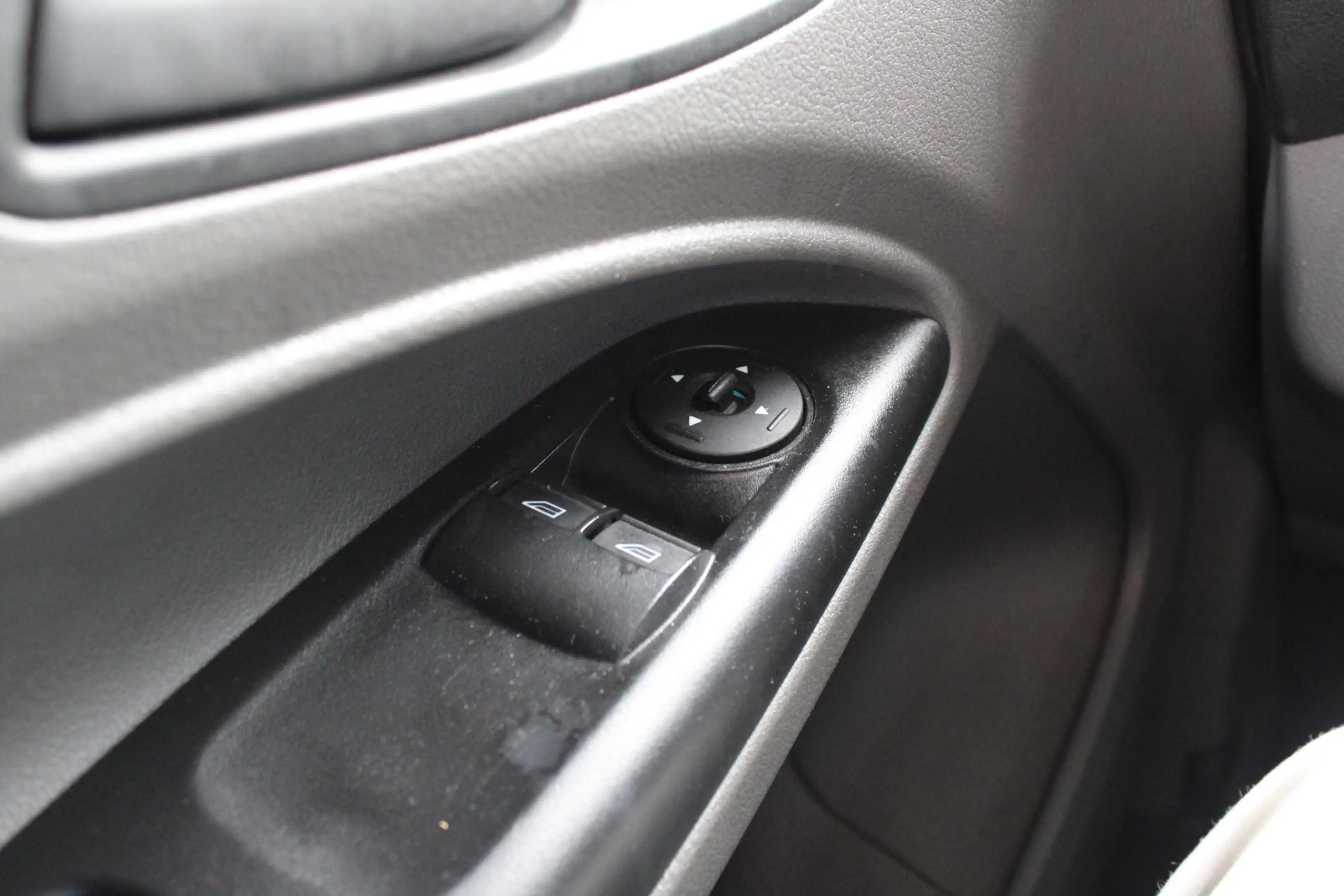 Ford Transit Connect 1.5 EcoBlue L2 Trend Volledig Ingerichte Laadruimt — photo 15