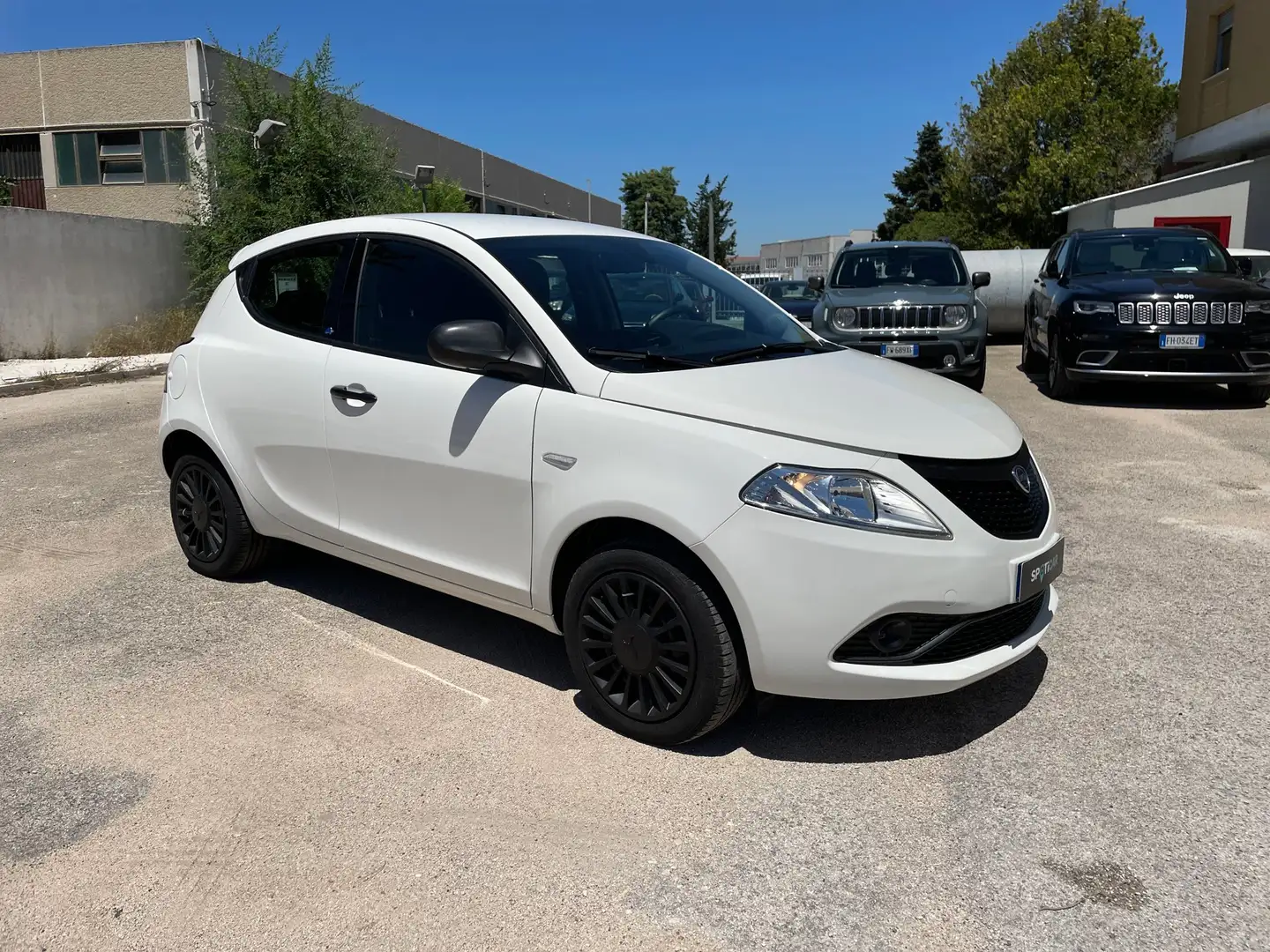 Lancia Ypsilon 1.2 69 CV 5 porte GPL Ecochic Silver Blanc - 1