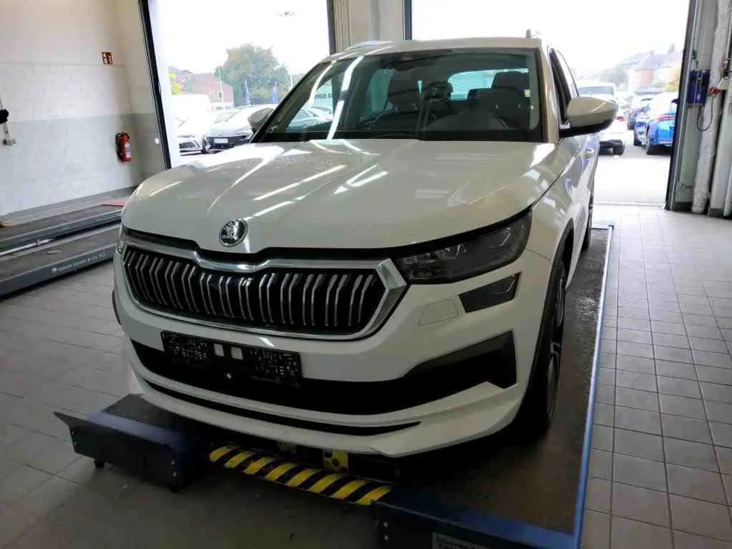 Skoda Kodiaq L&K TDi DSG 4x4 CarPlay/ACC/LED/Virt/PDC Weiß - 2