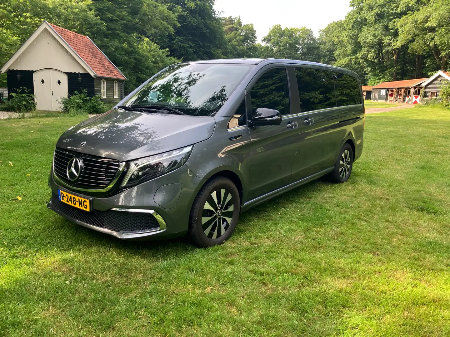 Mercedes-Benz EQV 300 L2 Grijs - 1