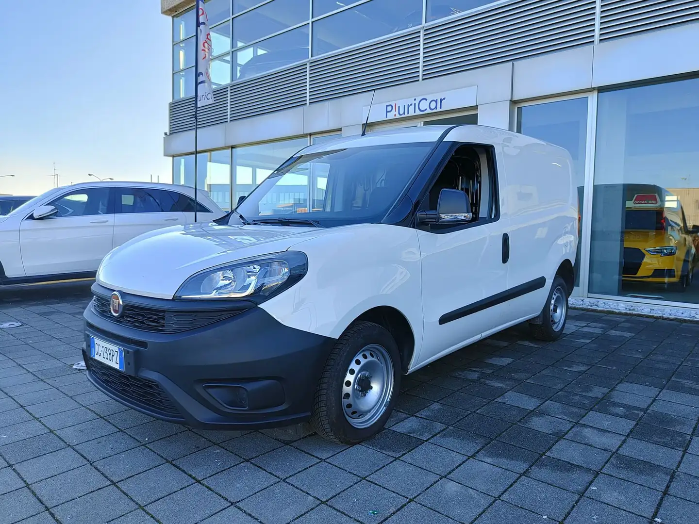 Fiat Doblo 1.3 MJT PC-TN Cargo Lamierato Clima Bluetooth Blanc - 1
