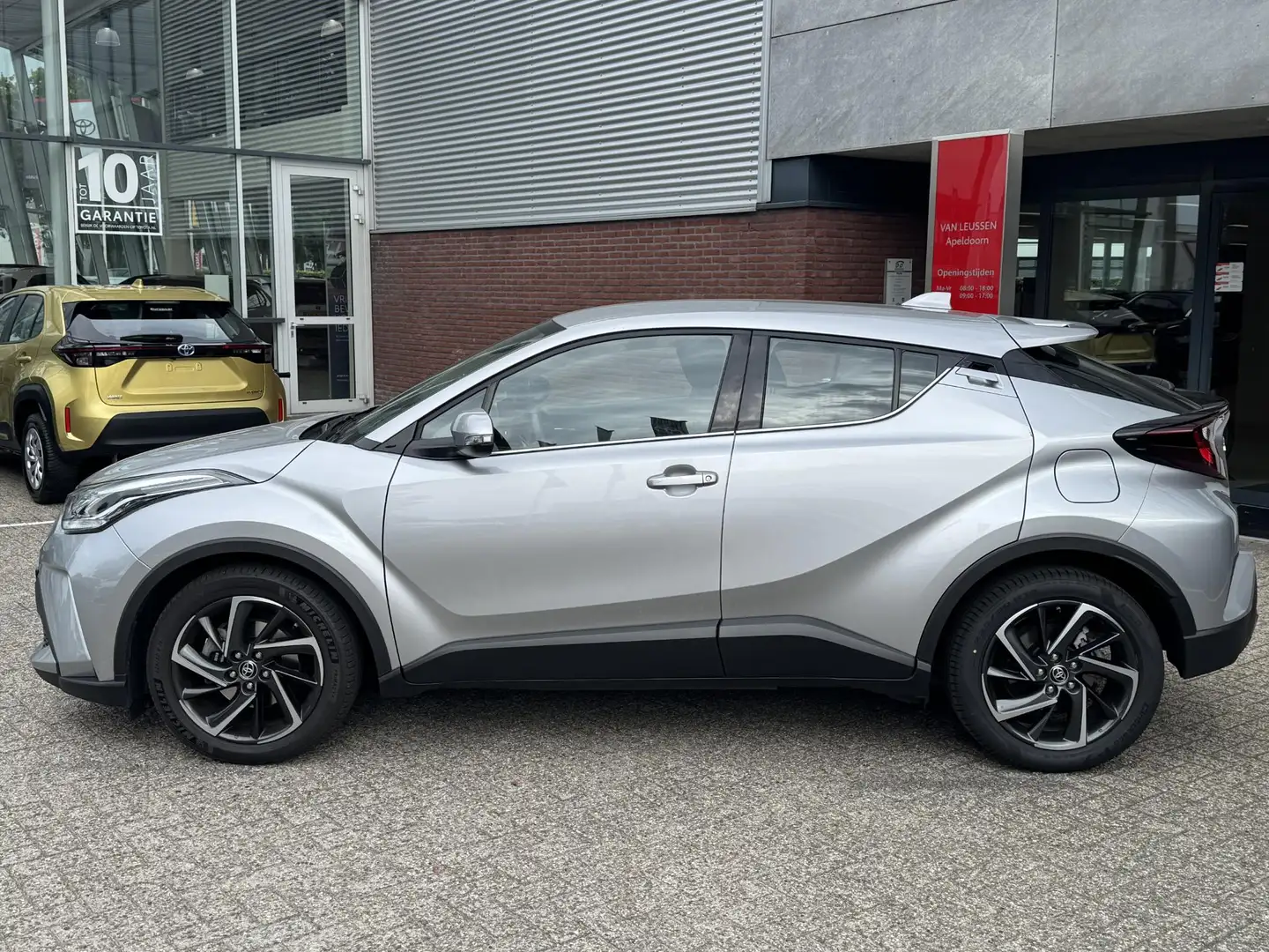 Toyota C-HR 2.0 Hybrid DYNAMIC 18'' LM-VELGEN KEYLESS LED NAVI Gris - 2