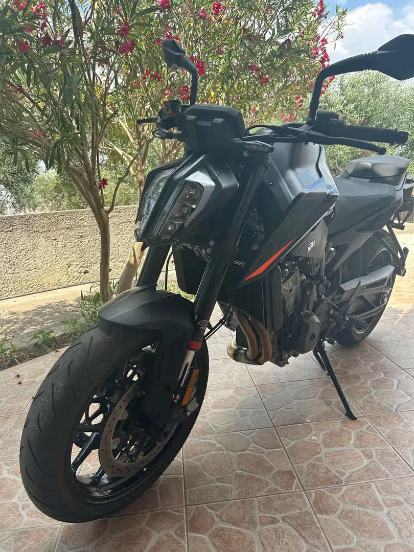 KTM 890 Duke Nero - 1
