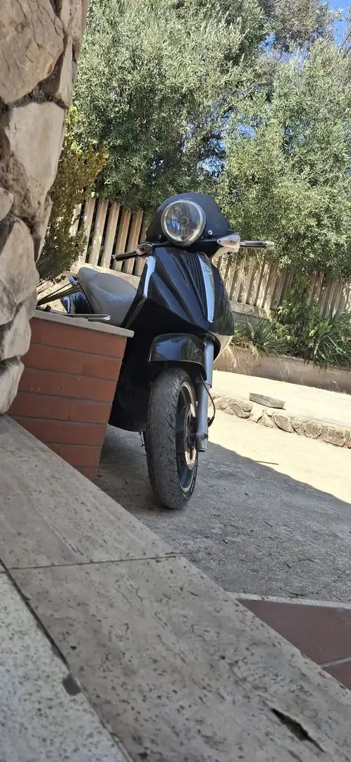 Piaggio Beverly 125 Black - 1