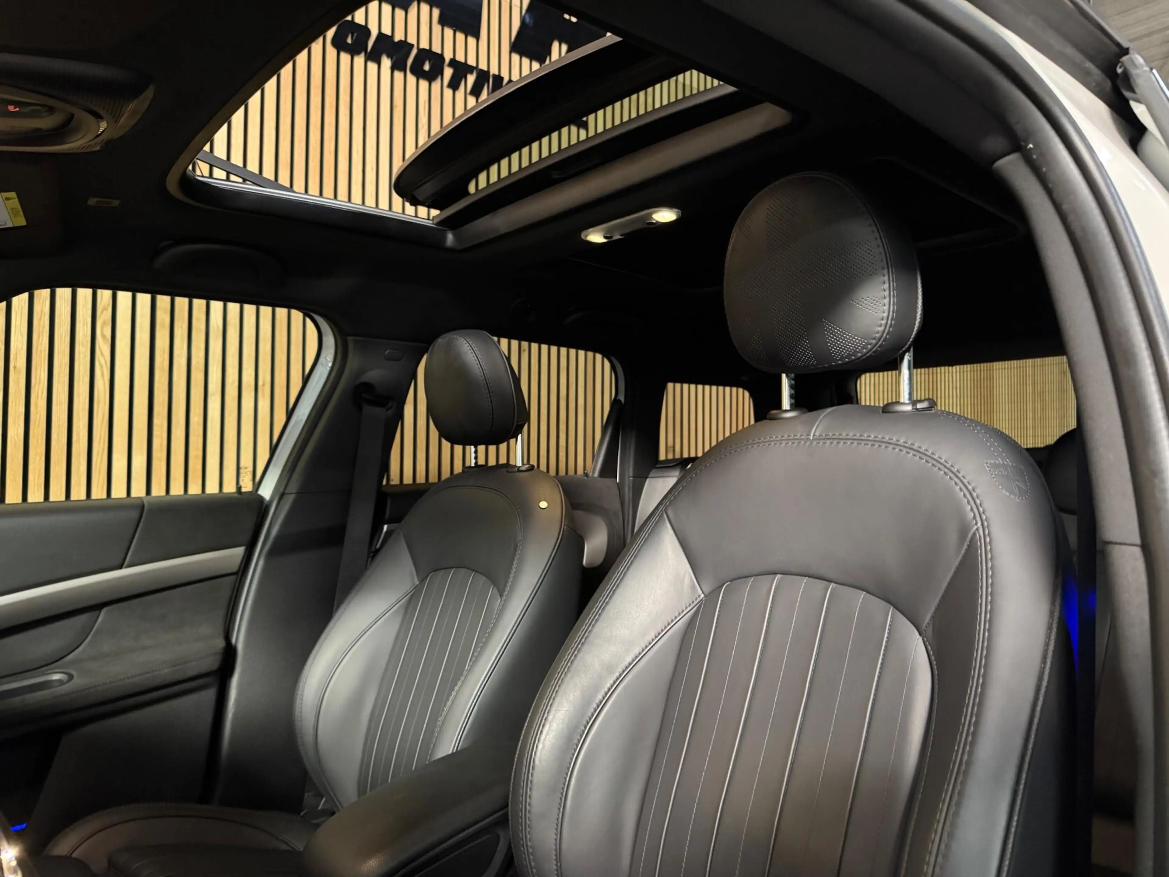 MINI John Cooper Works Countryman 1.5 Cooper — photo 42