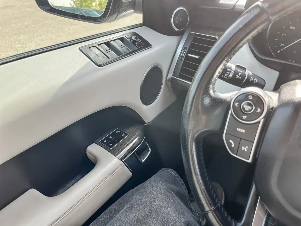 Land Rover Range Rover Sport снимка Land Rover Range Rover Sport