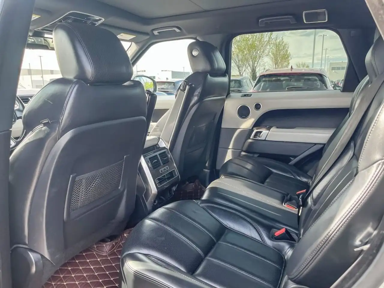 Land Rover Range Rover Sport снимка Land Rover Range Rover Sport