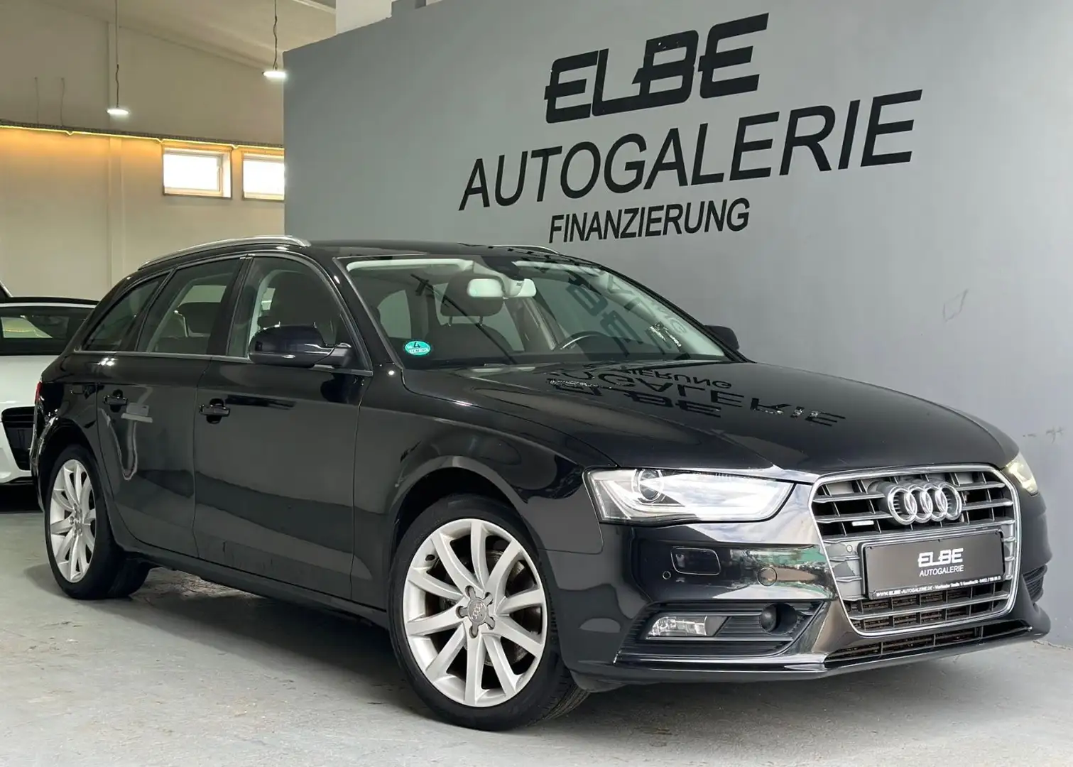 Audi A4 Avant 2.0 TDI S-Tronic quattro Attraction Noir - 1