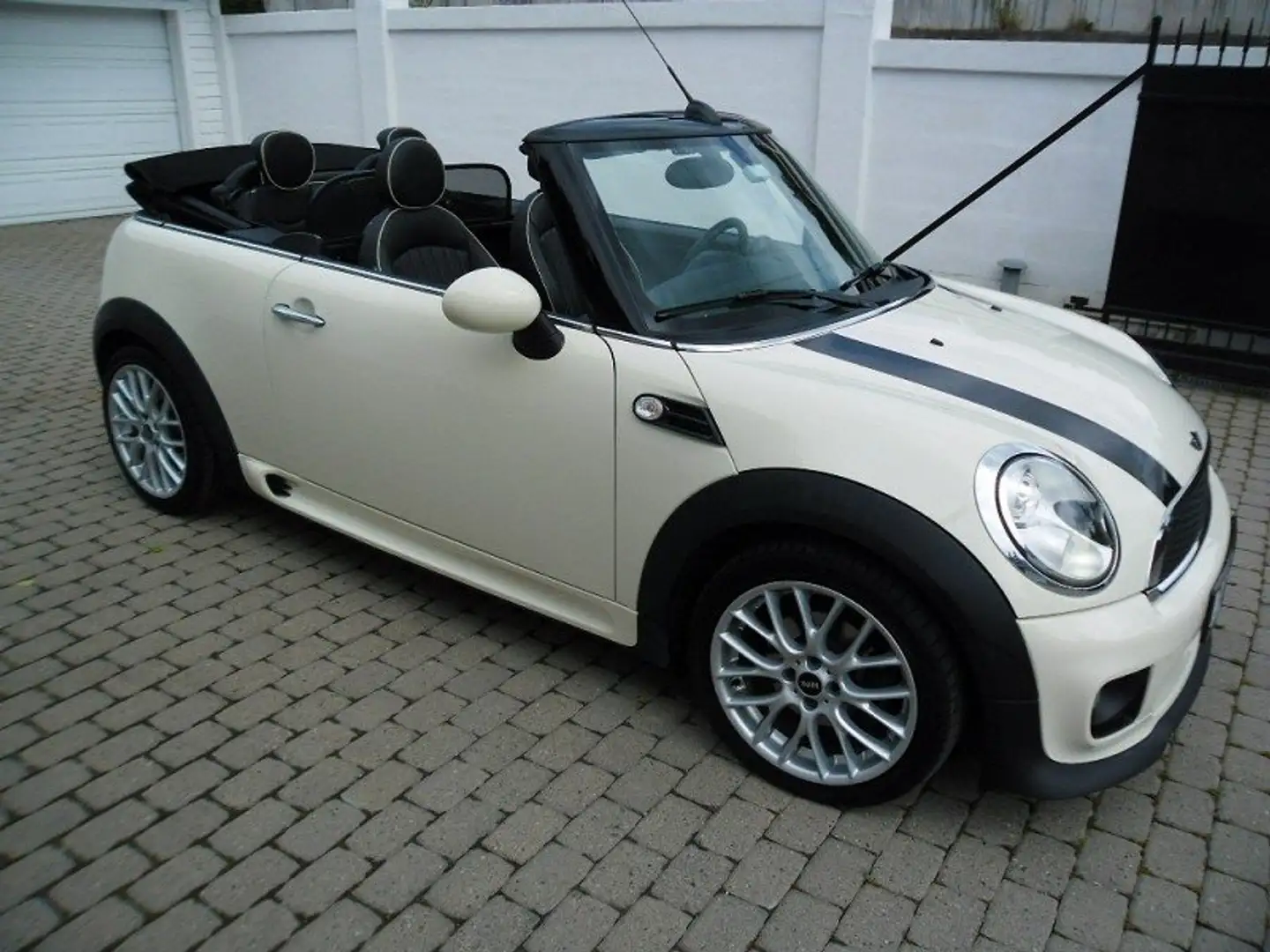 MINI Cooper D Cabrio Mini Cabriolet 1.6 D Cooper DPF Білий - 1
