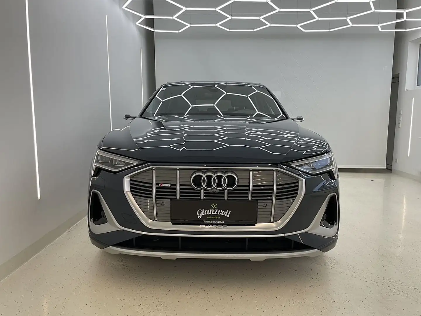 Audi e-tron SB 55 quattro 95kWh S-line Blau - 2