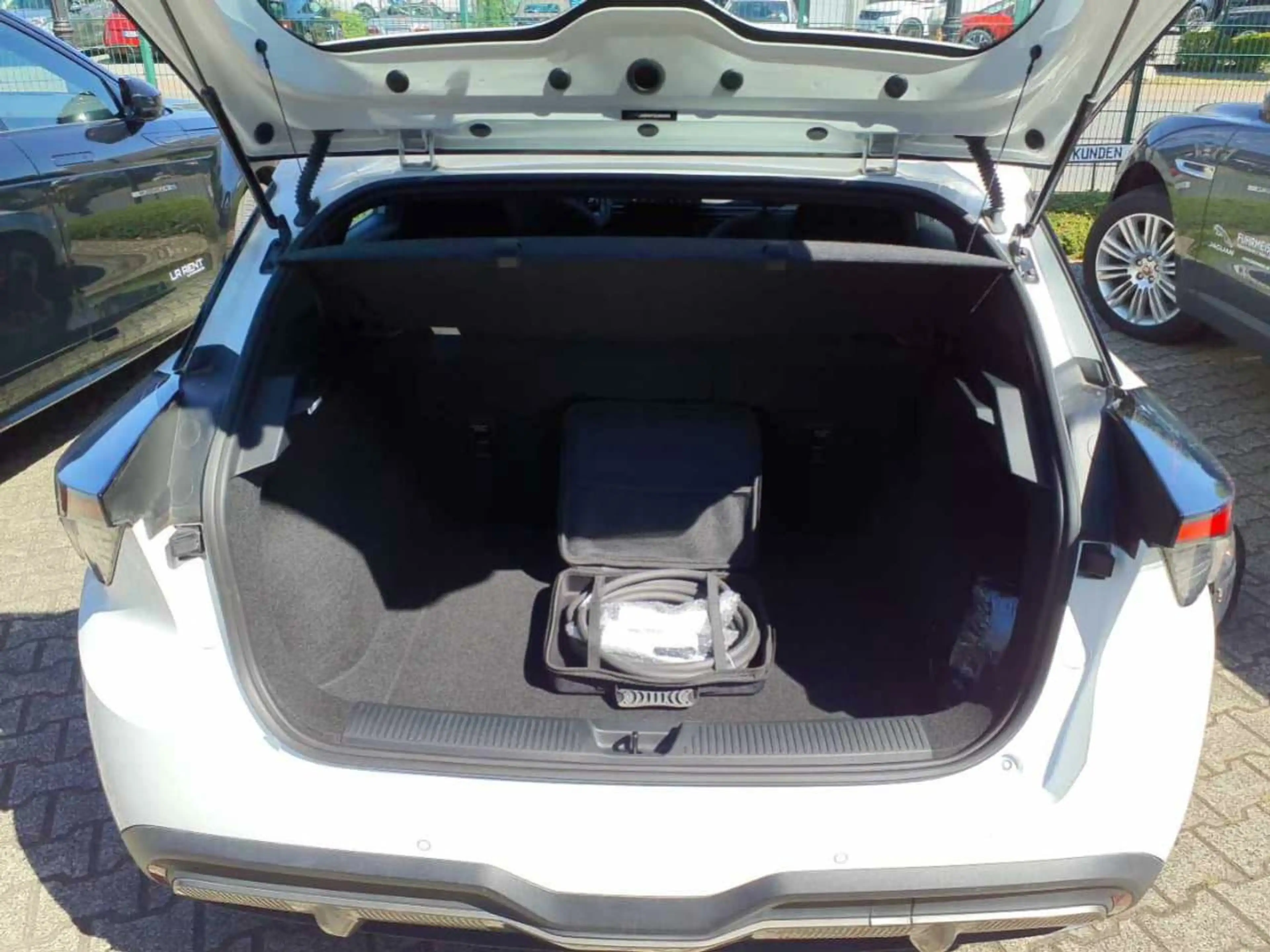 MG MG4 125 kW Standard 51 kWh ACC BLIS LED Lane AUT Klima — photo 14