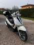 Piaggio Beverly 300 00 Wit - thumbnail 1