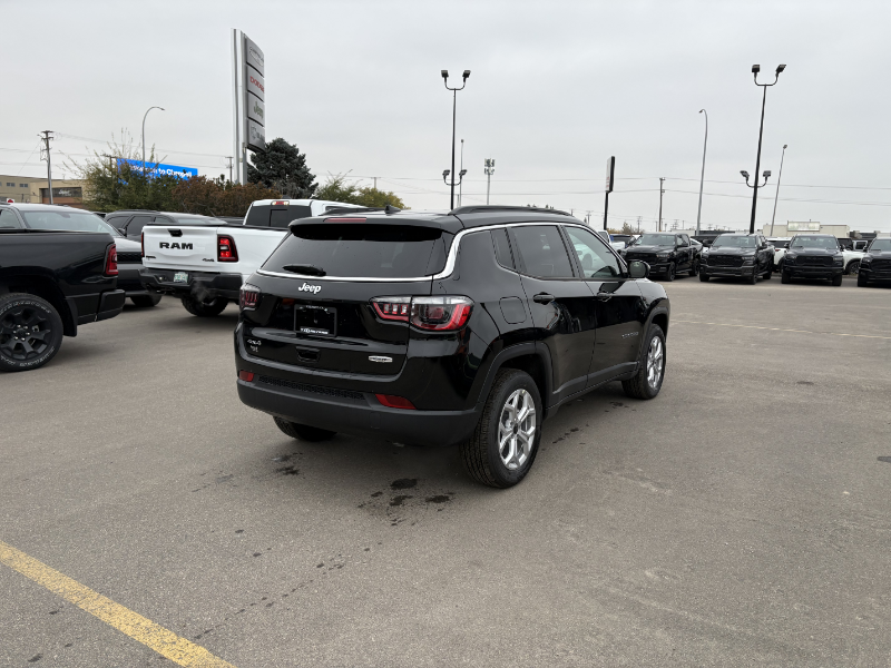2026 Jeep Compass North — снимка 5