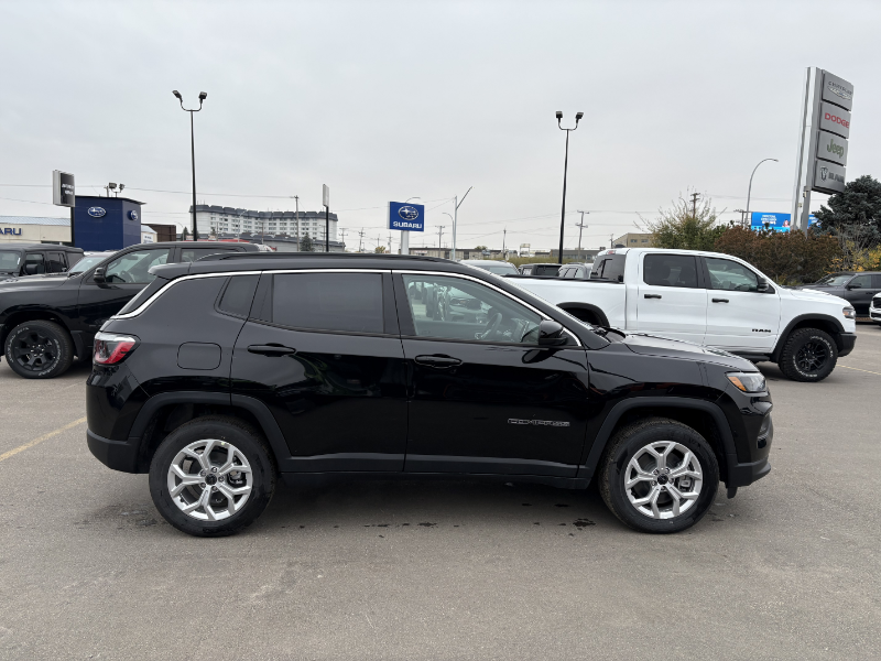 2026 Jeep Compass North — снимка 4