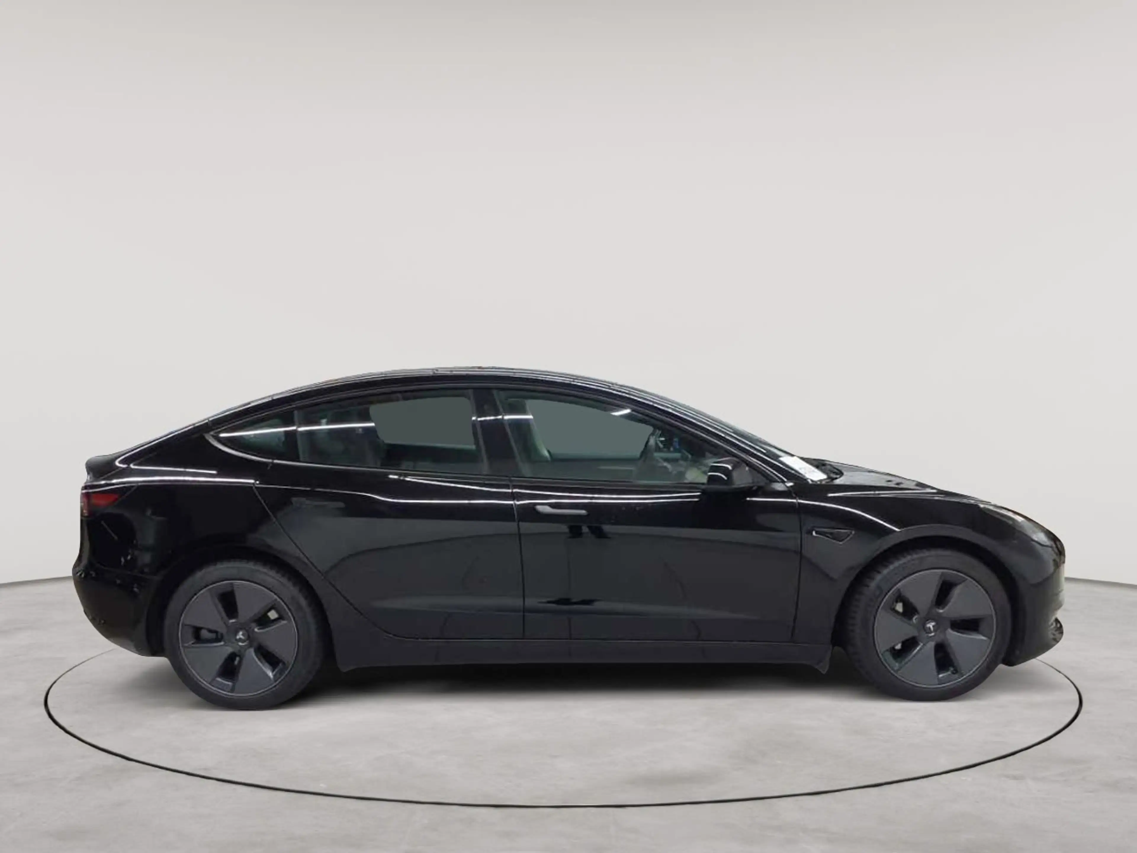 Tesla Model 3 RWD Hinterradantrieb — photo 3