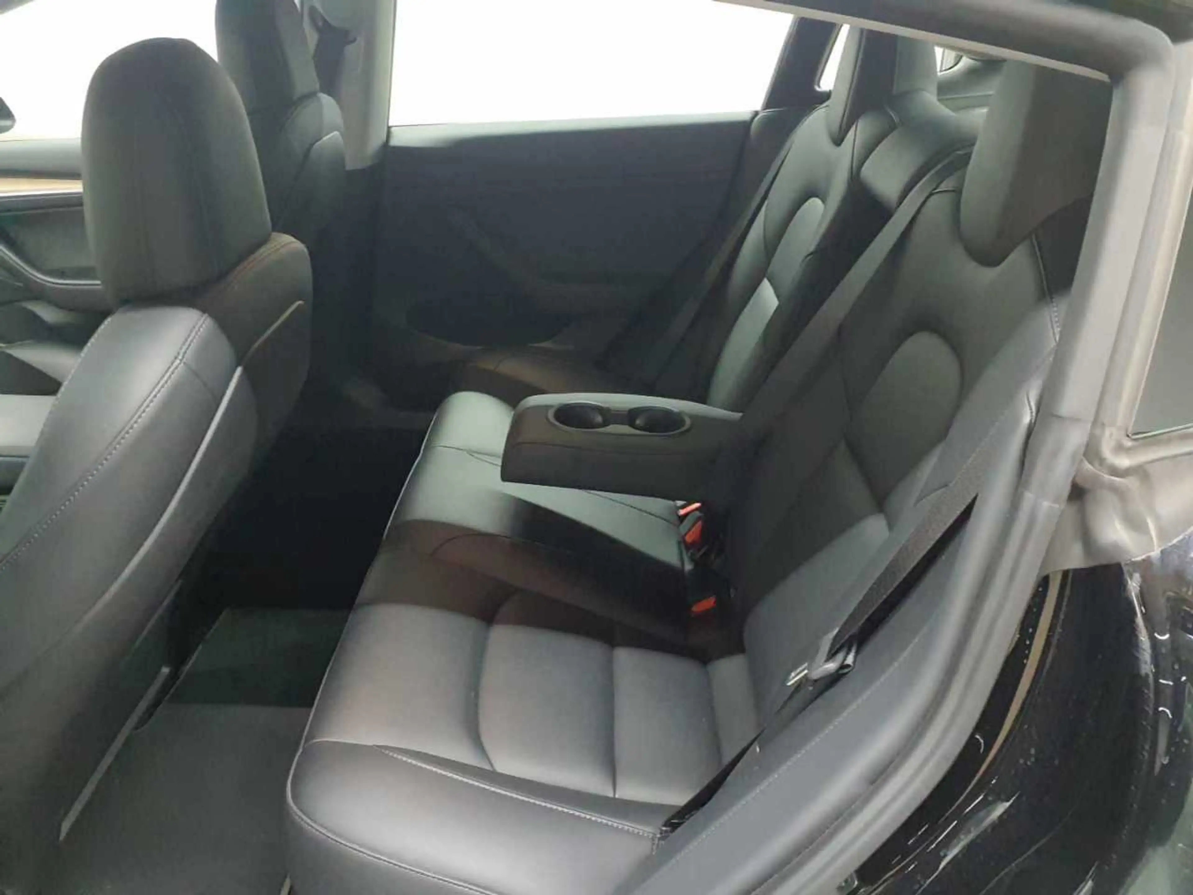Tesla Model 3 RWD Hinterradantrieb — photo 14