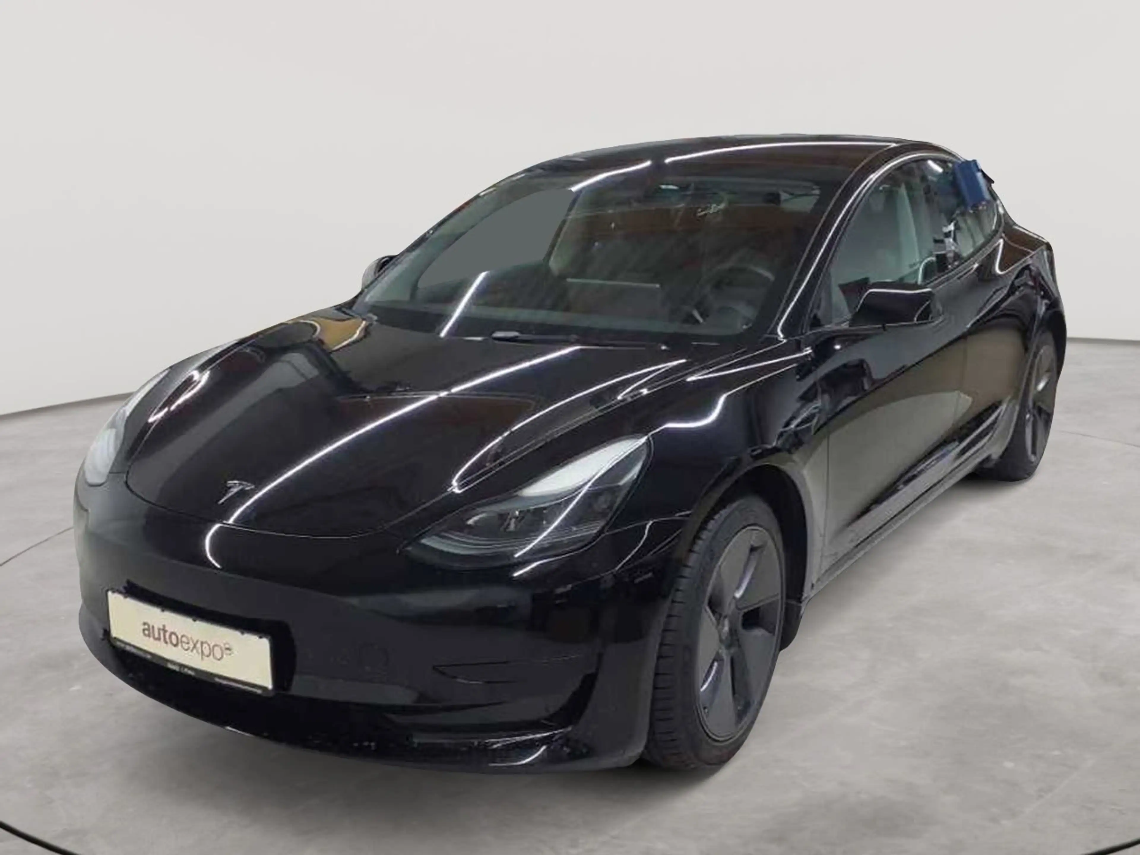Tesla Model 3 RWD Hinterradantrieb — photo 2