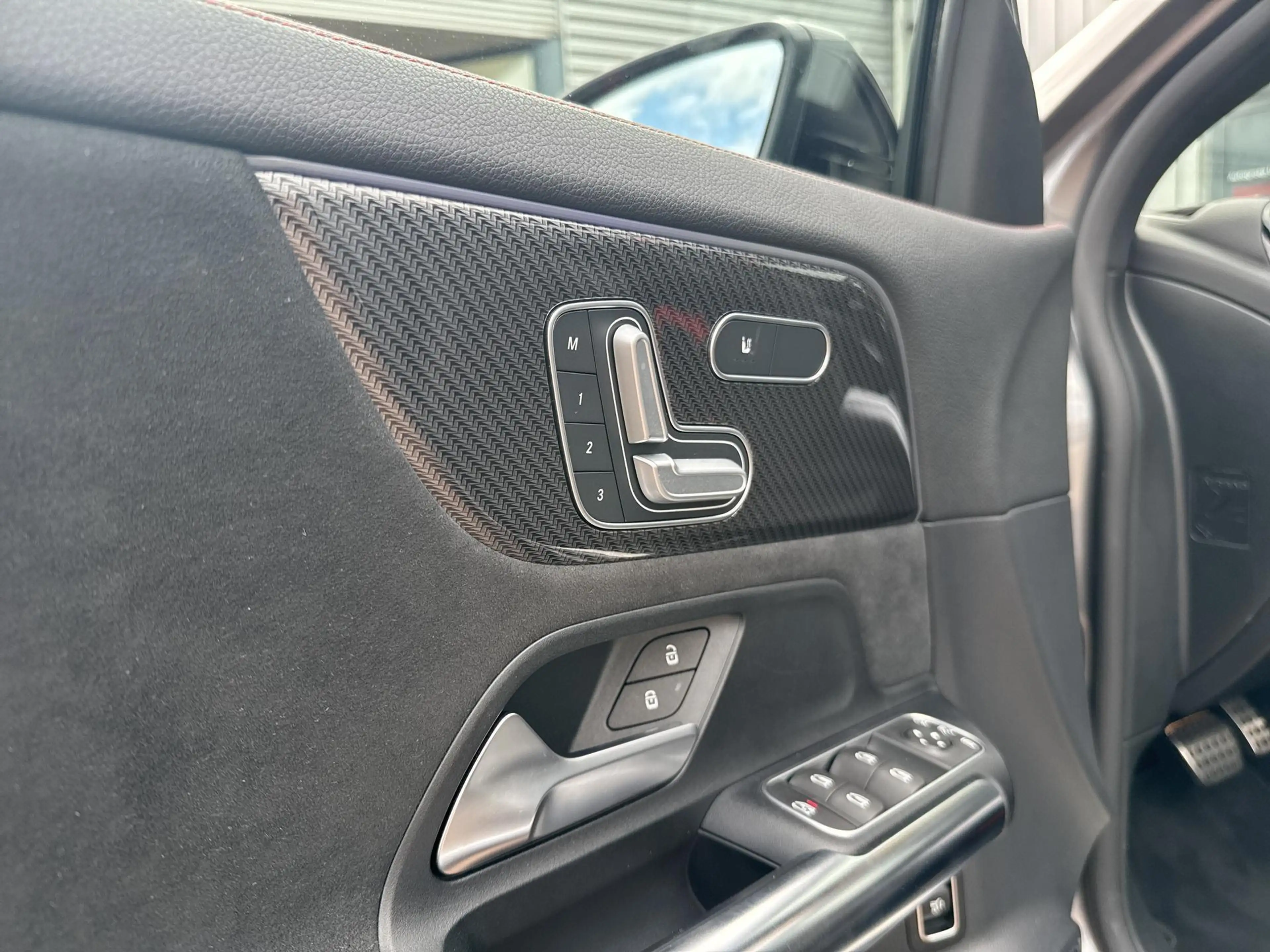 Mercedes-Benz GLA 35 AMG 4MATIC — photo 13