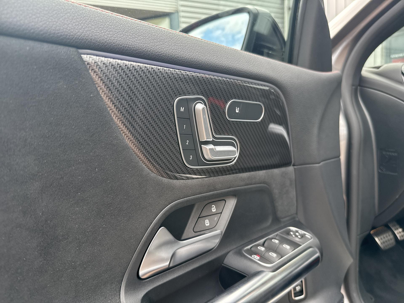 Mercedes-Benz GLA 35 AMG 4MATIC — photo 13