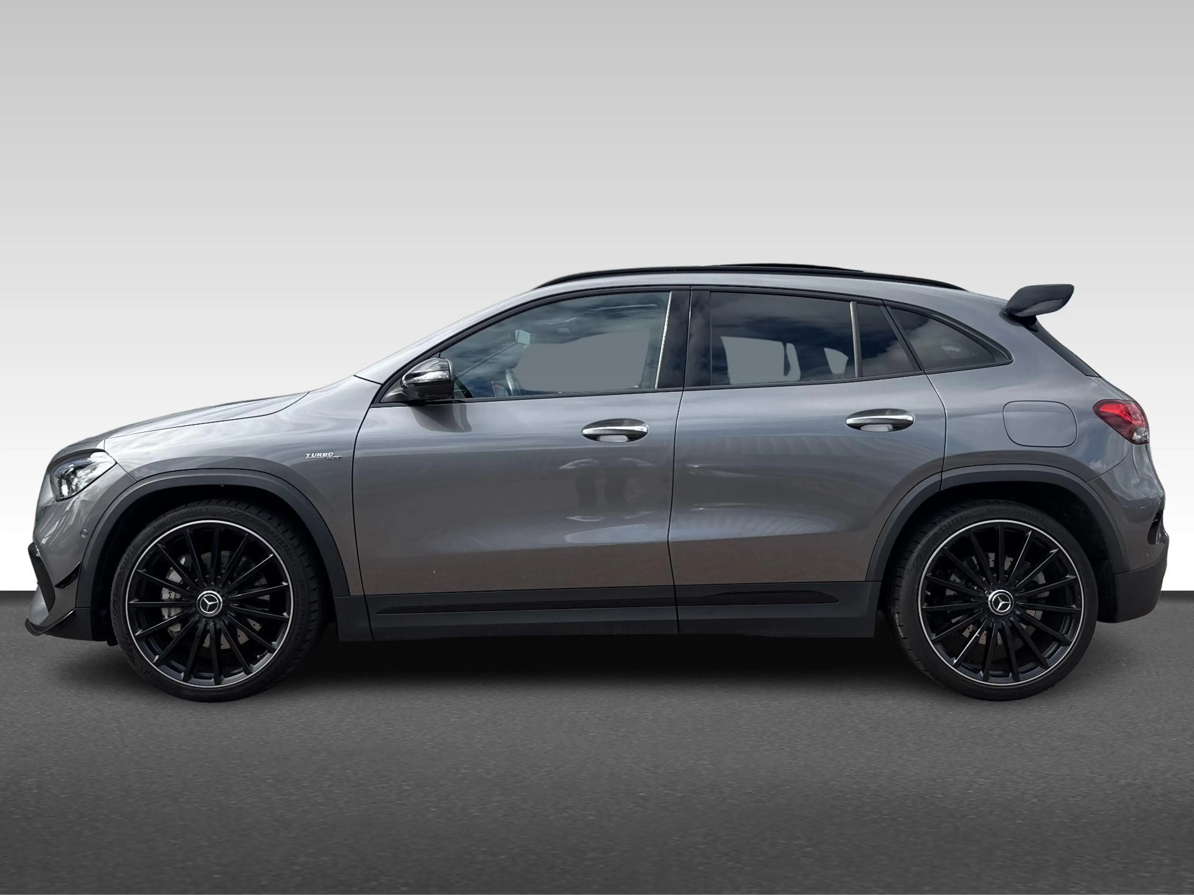 Mercedes-Benz GLA 35 AMG 4MATIC — photo 2