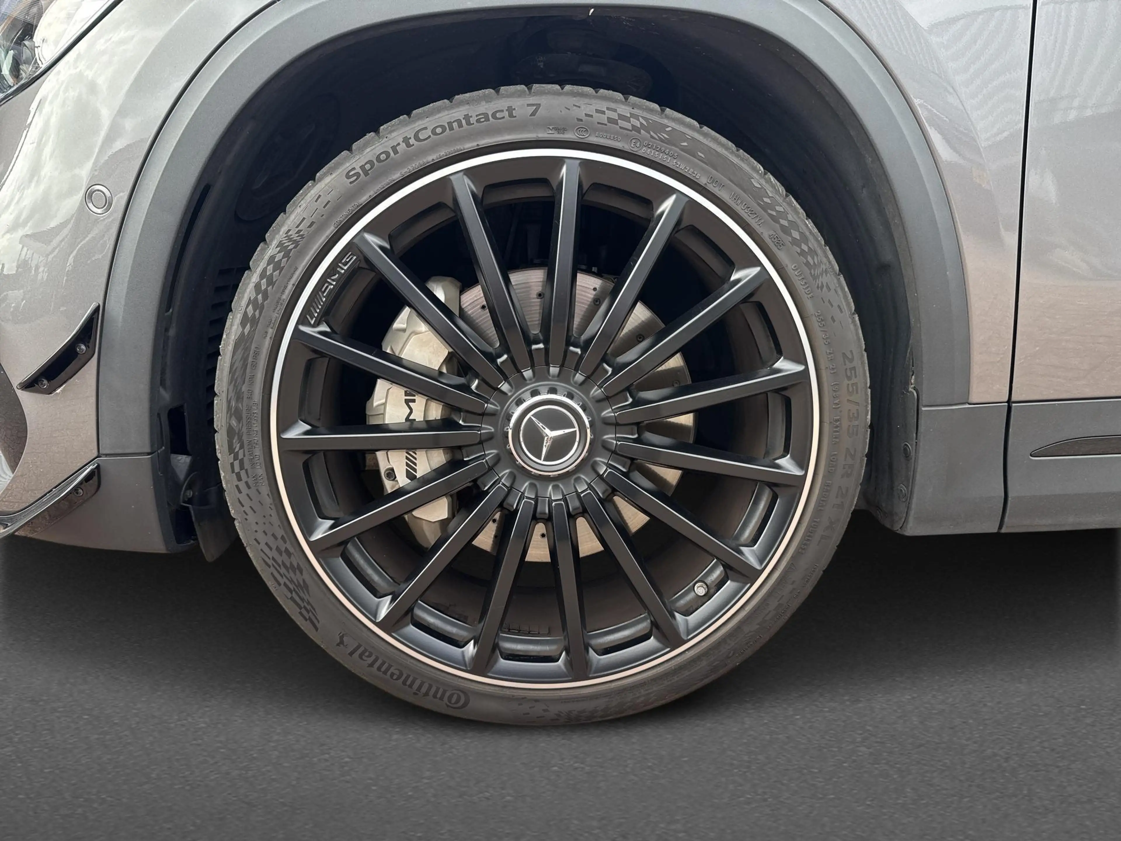 Mercedes-Benz GLA 35 AMG 4MATIC — photo 11