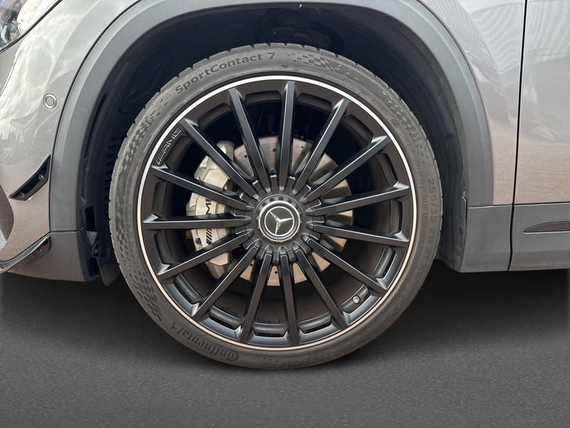 Mercedes-Benz GLA 35 AMG 4MATIC — photo 11