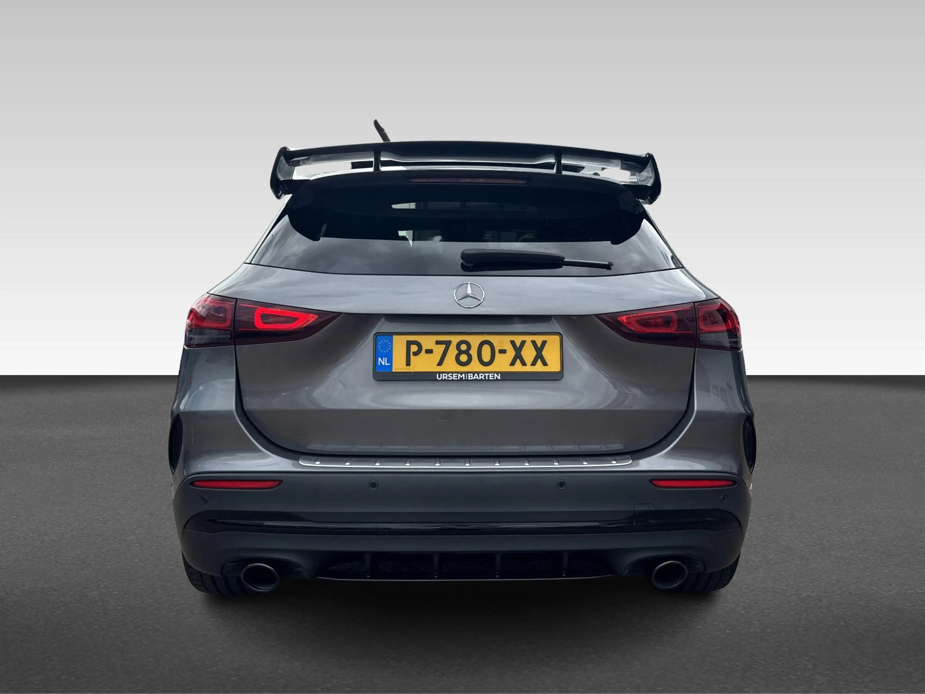 Mercedes-Benz GLA 35 AMG 4MATIC — photo 10