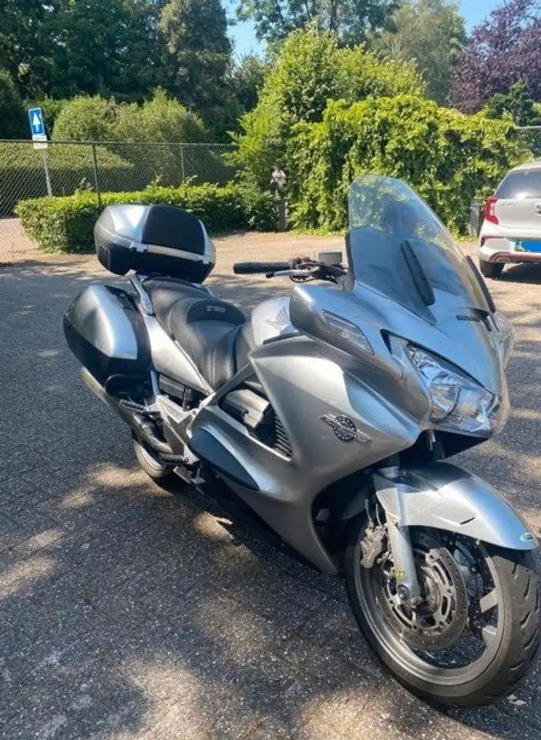 Honda ST 1300 Zilver - 1