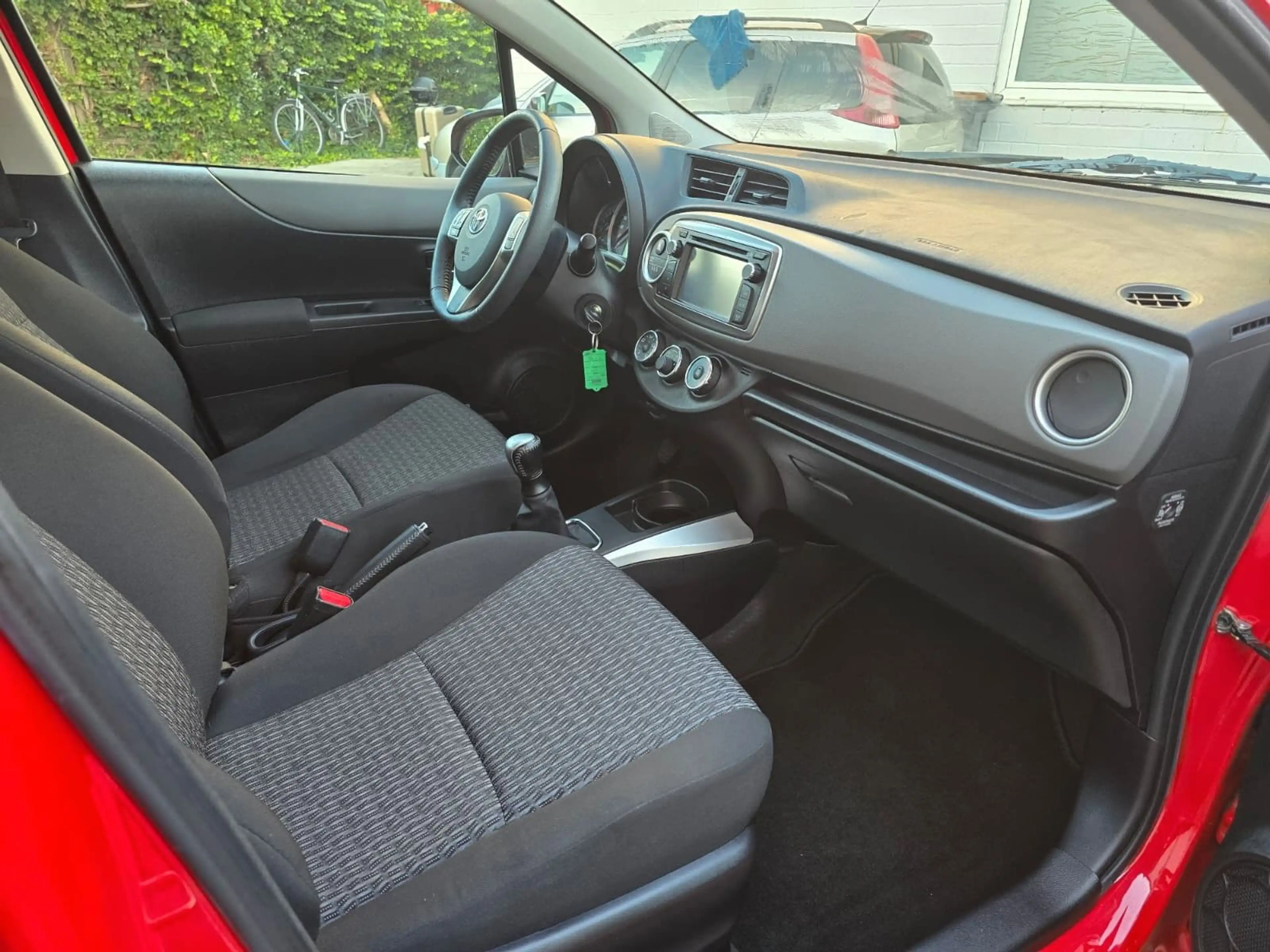 Toyota Yaris Edition 2014 — photo 10