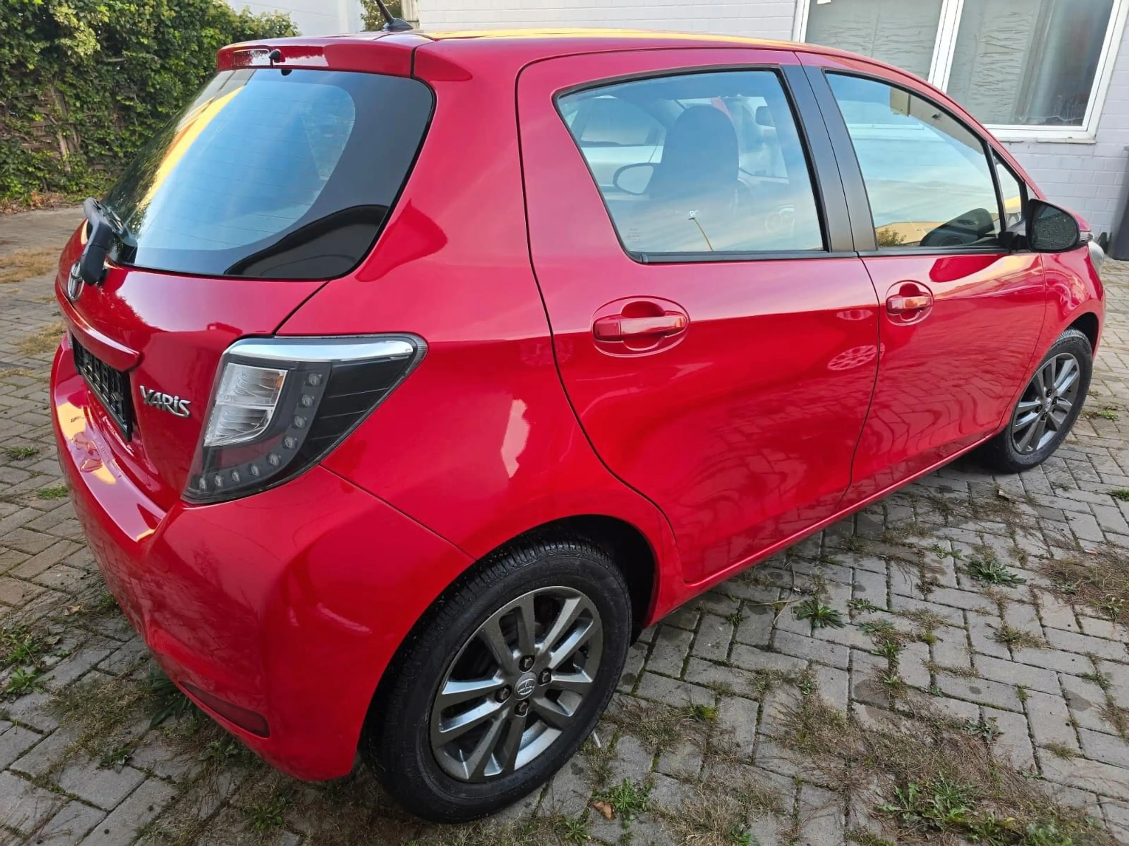 Toyota Yaris Edition 2014 — photo 4