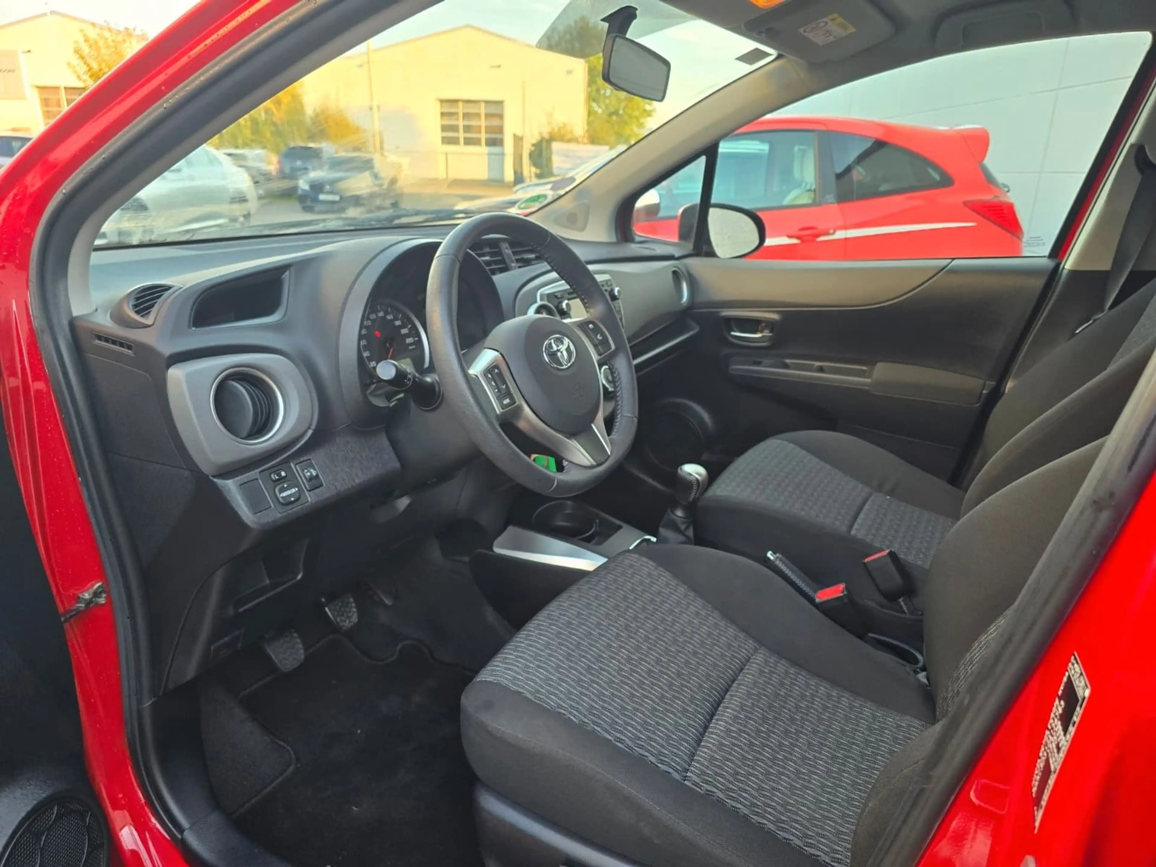 Toyota Yaris Edition 2014 — photo 8