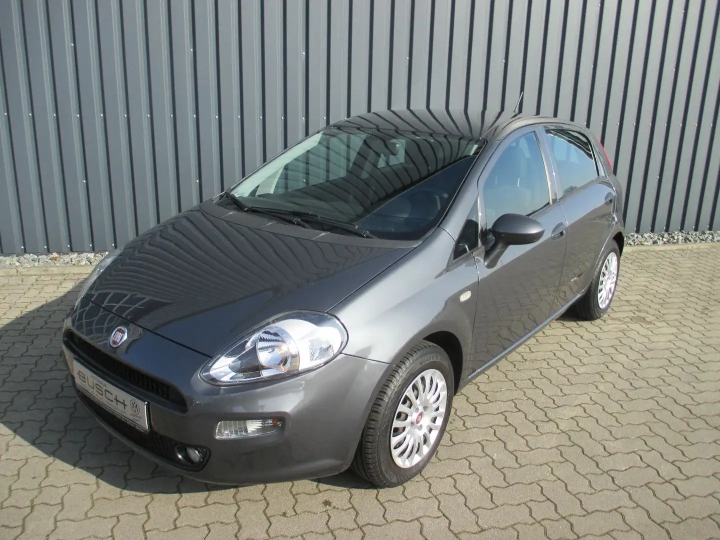 Fiat Punto 1,2l 51kw 5-Gang, 4 trg., Klima Gris - 1