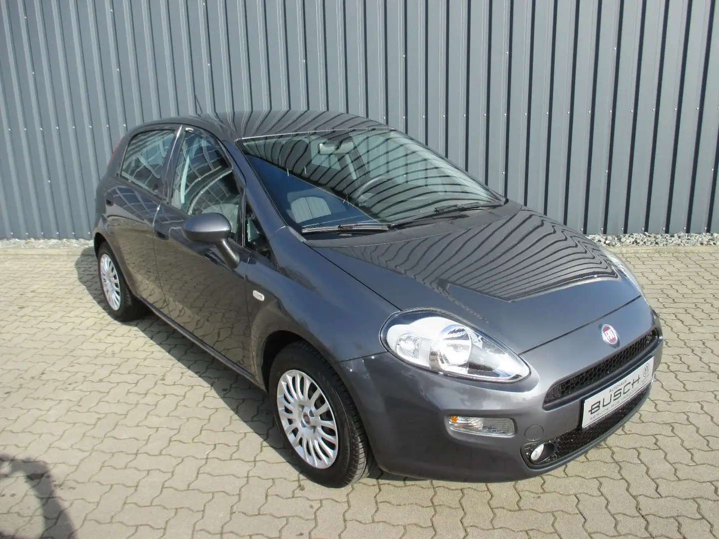 Fiat Punto 1,2l 51kw 5-Gang, 4 trg., Klima Gris - 2