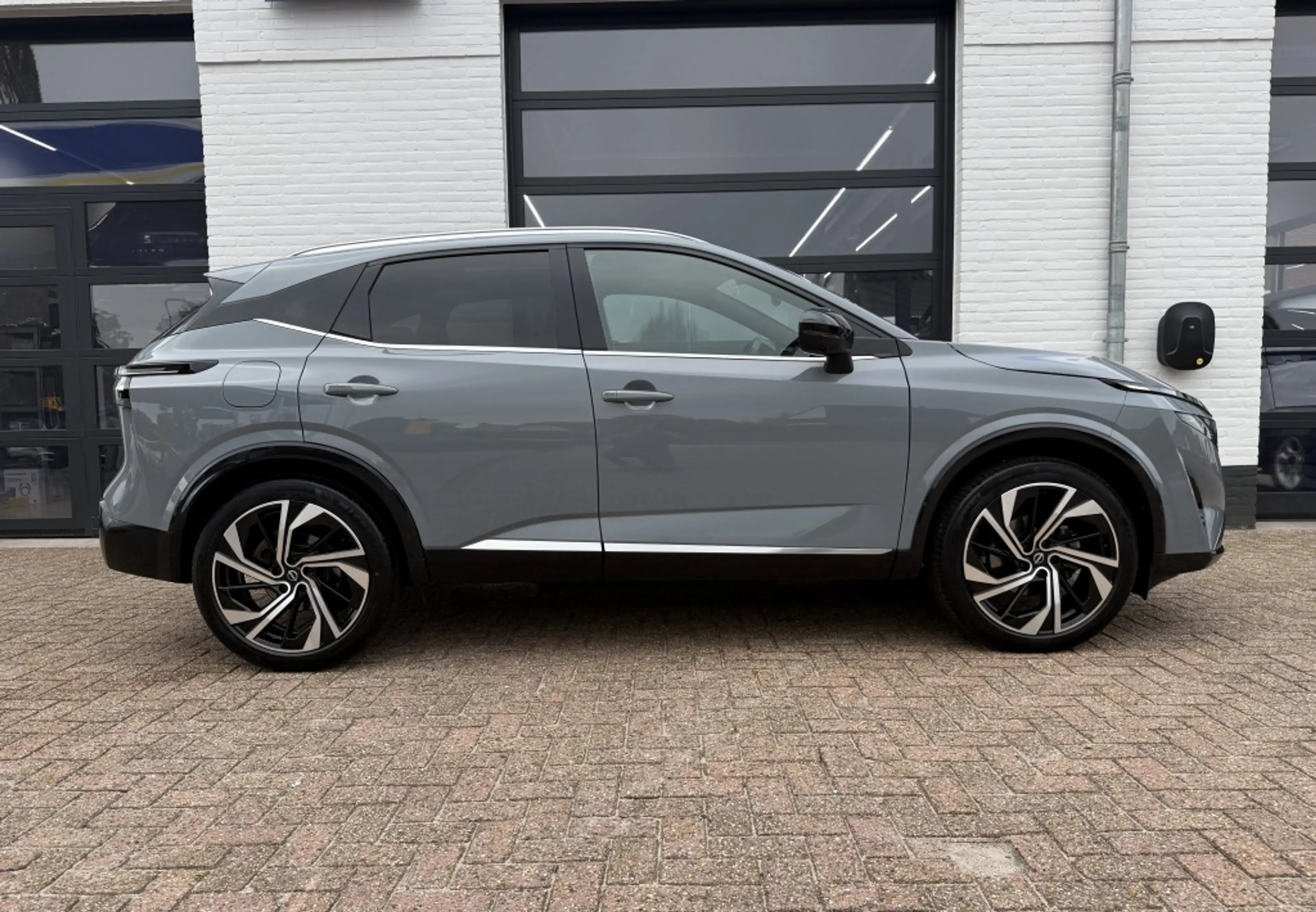 Nissan Qashqai 1.3 Mild-Hybrid 158pk Xtronic Tekna Plus — photo 4