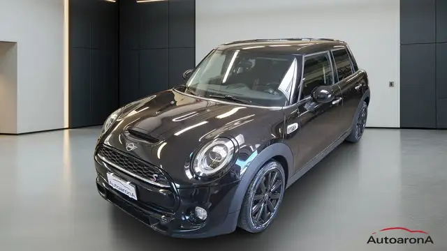MINI Cooper SD IV F55 2018 5p - Mini 5p 2.0 Cooper SD Hype auto