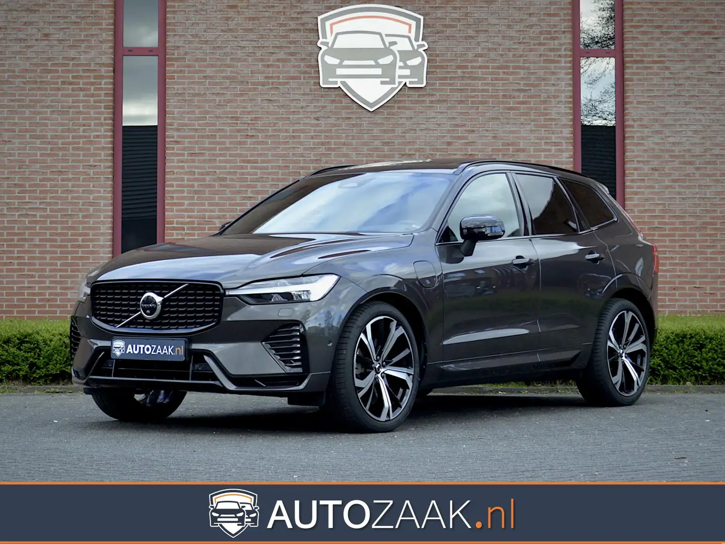 Volvo XC60 Recharge T8 AWD R-Design 455 pk | Luchtvering Gris - 1