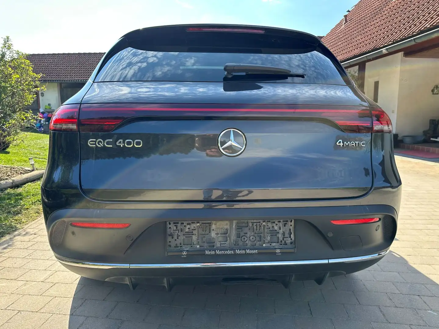 Mercedes-Benz EQC 400 EQC 400 4MATIC 80kWh AMG Line Aut. AMG Line Grau - 2