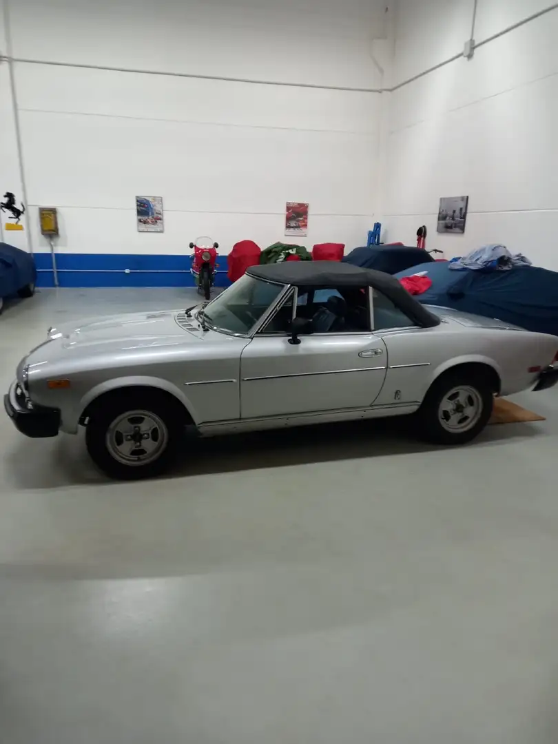 Fiat 124 Spider Sport USA Argento - 1