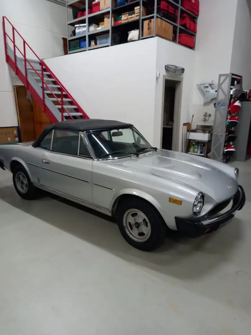 Fiat 124 Spider Sport USA Argento - 2