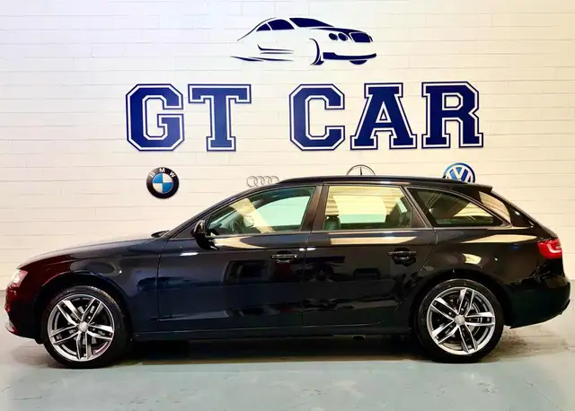 Audi A4 view 4