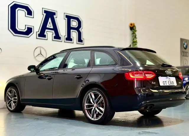 Audi A4 view 7