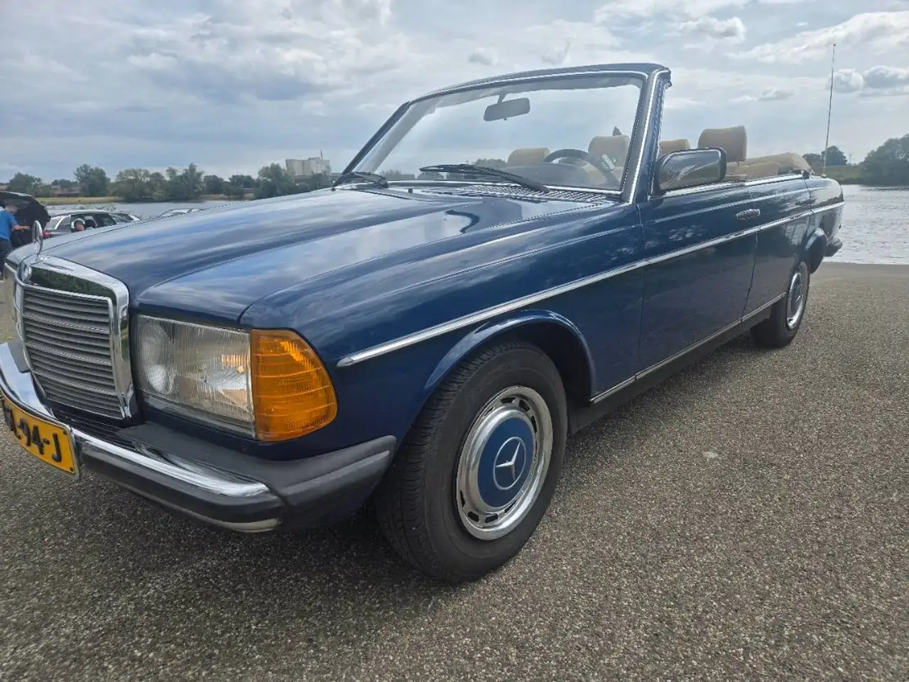 Mercedes-Benz 200