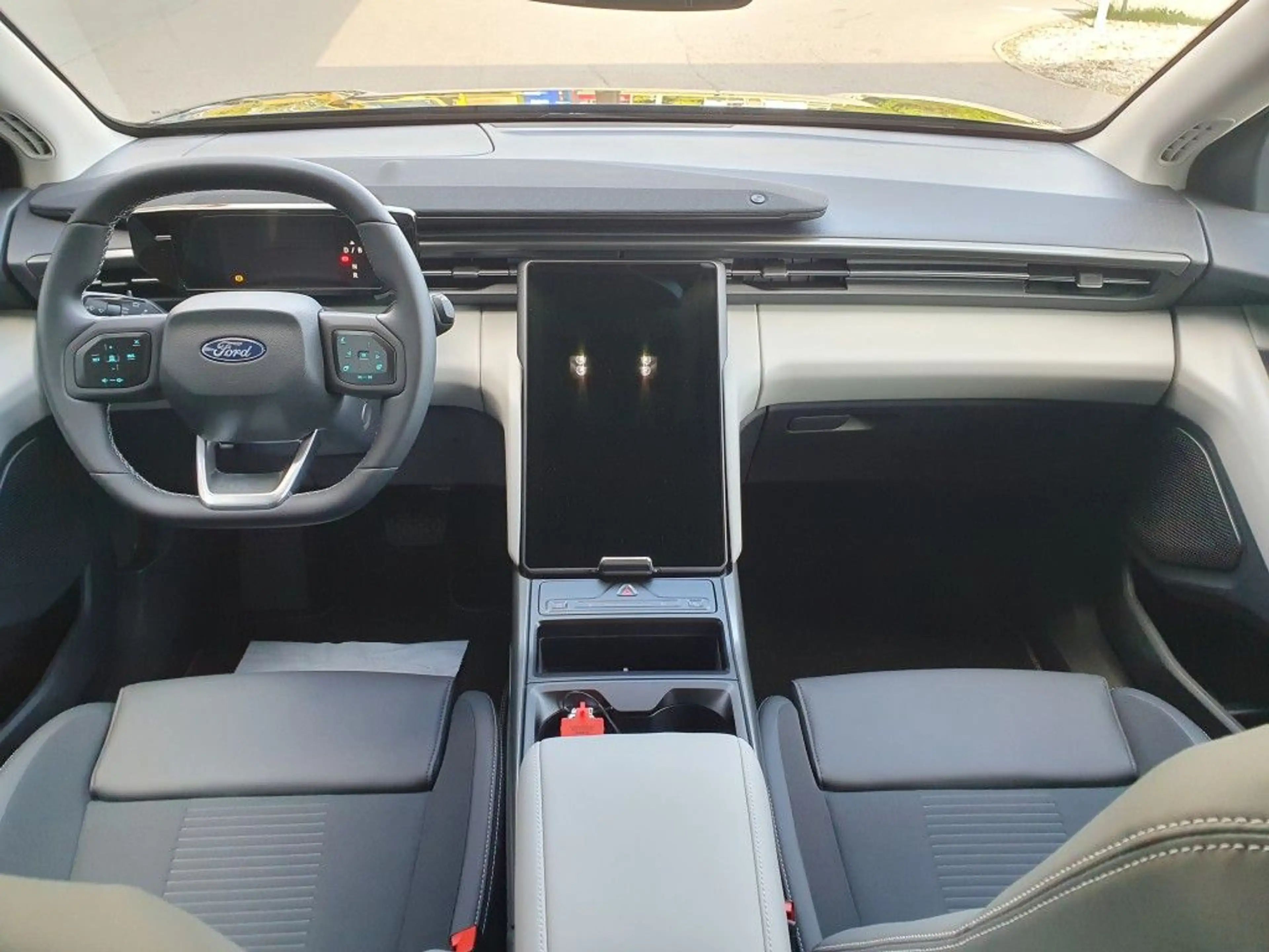 Ford Explorer Elektromotor mit Extended Range RWD 79kWh Select — photo 8